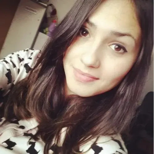 <em>Andrea Q.</em>